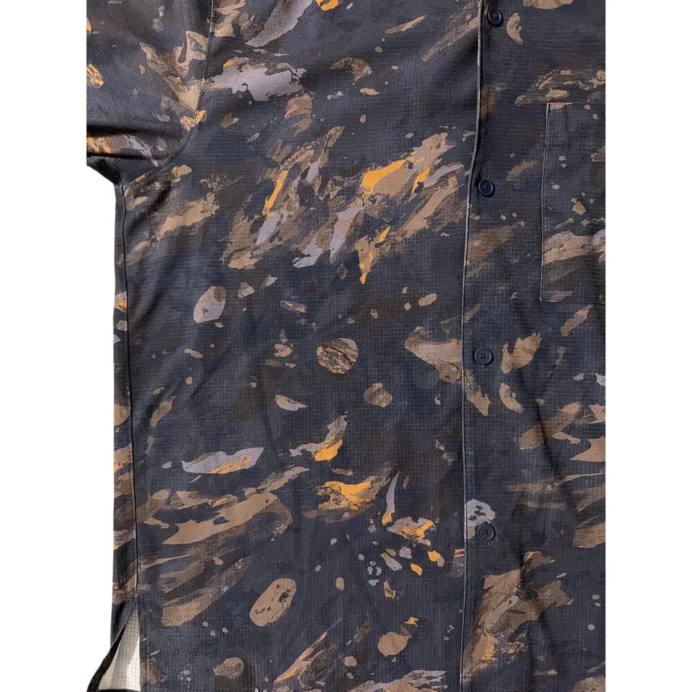Men’s Lululemon button down shirt